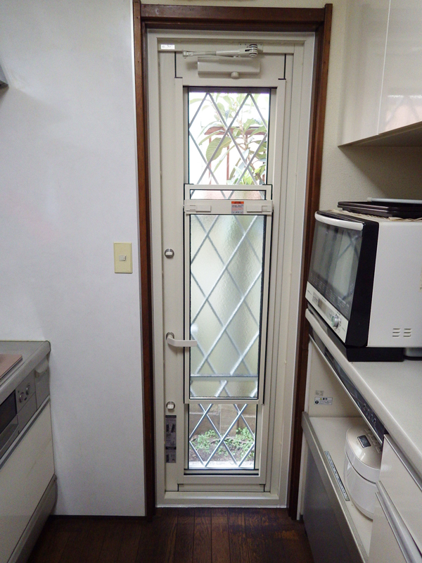 通風できる勝手口ドアにお取替え　目黒区T様邸